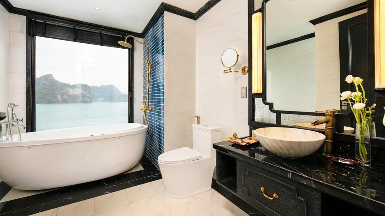 Lotus Elegance Cruise 호텔 하롱 외부 사진