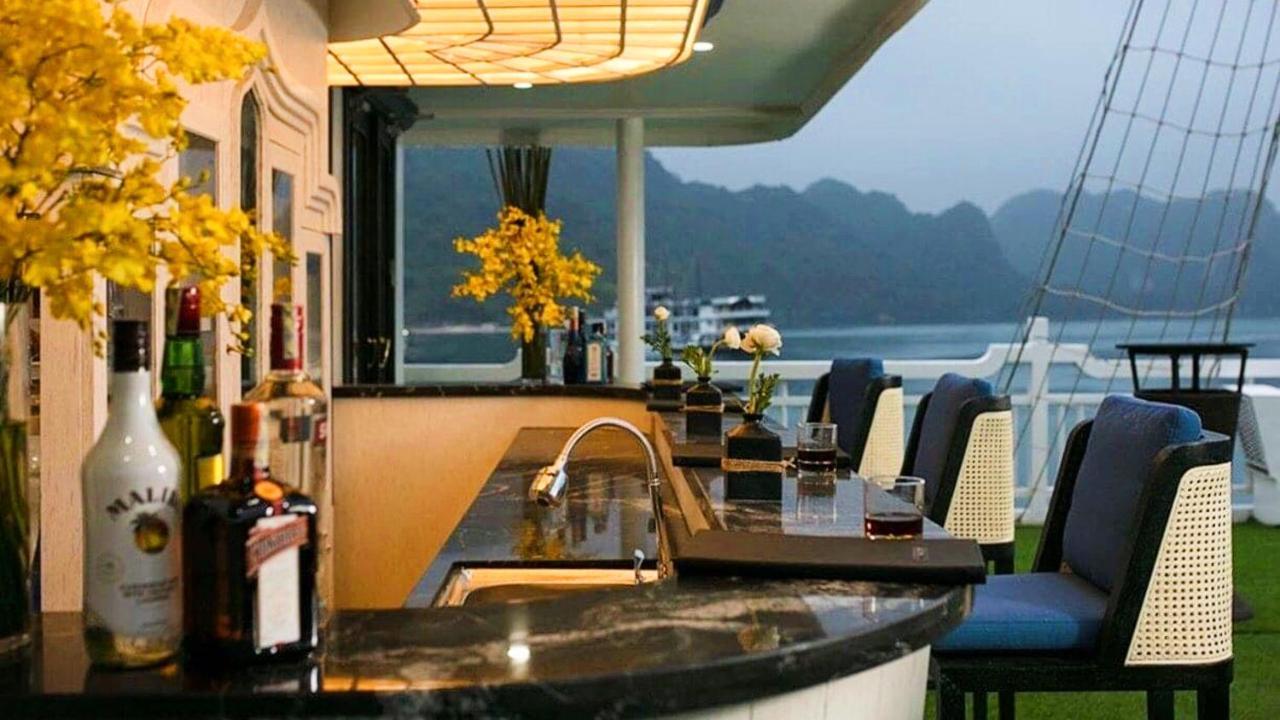 Lotus Elegance Cruise 호텔 하롱 외부 사진