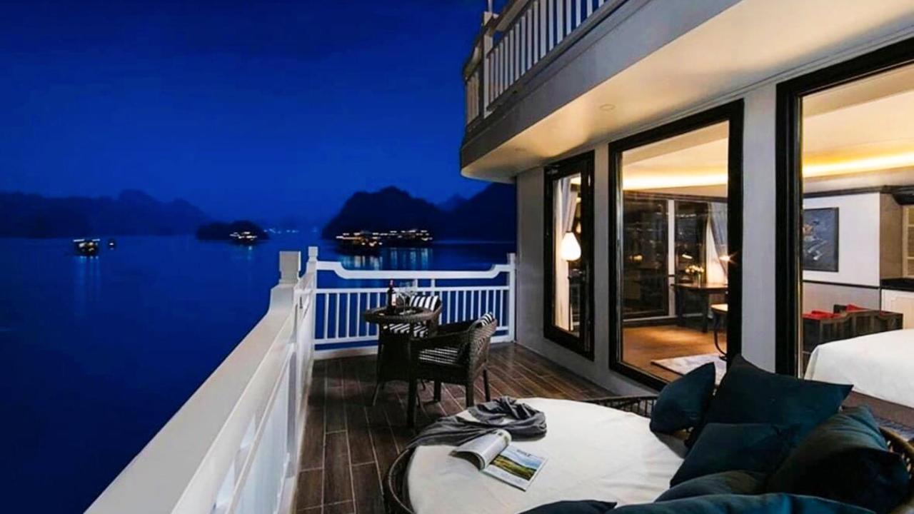 Lotus Elegance Cruise 호텔 하롱 외부 사진