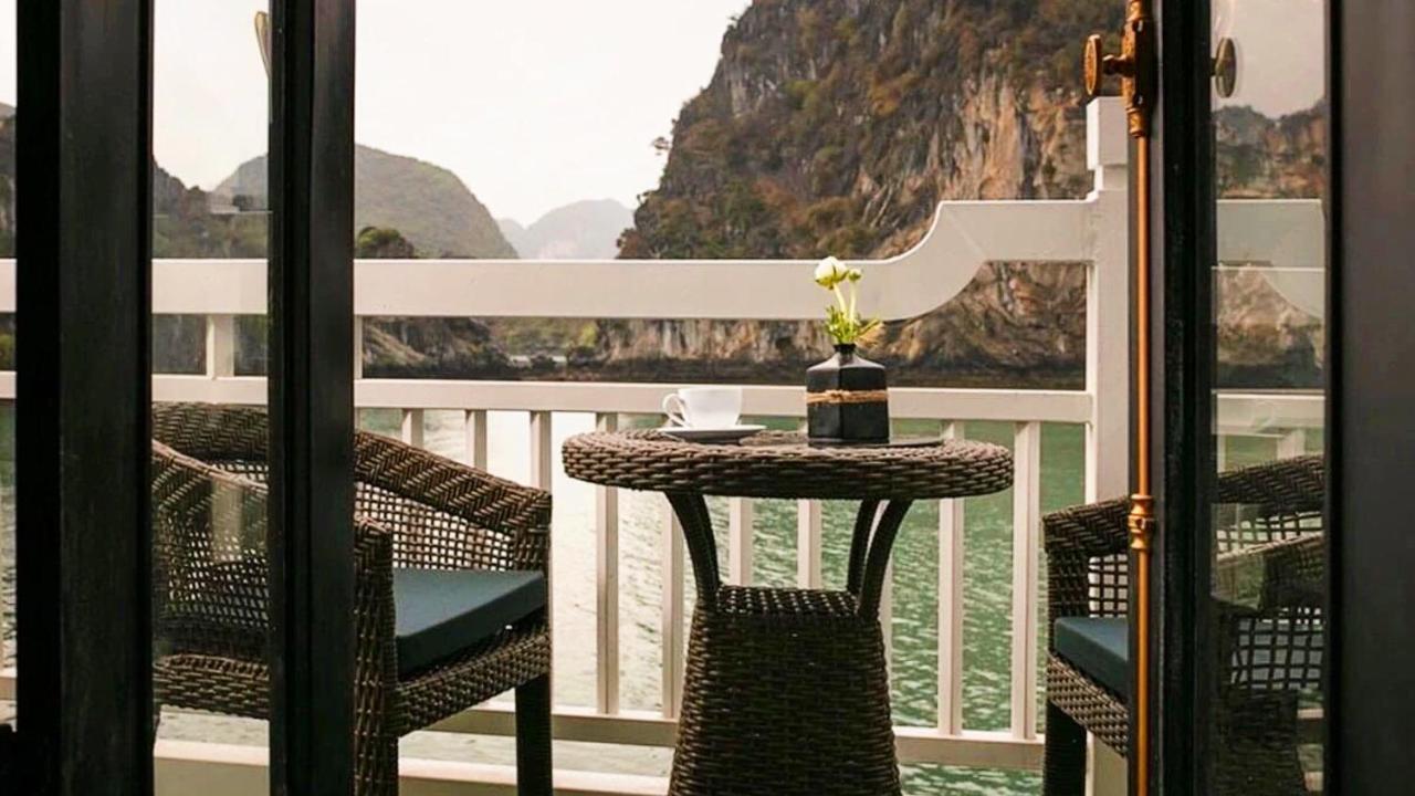 Lotus Elegance Cruise 호텔 하롱 외부 사진